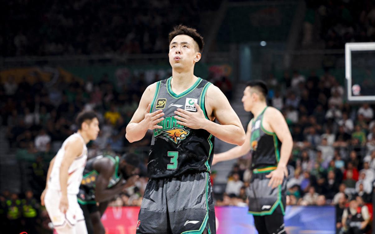 星空体育 China-复出就见效!赵继伟砍下24+7,3名队友被激活,莫兰德不再消极