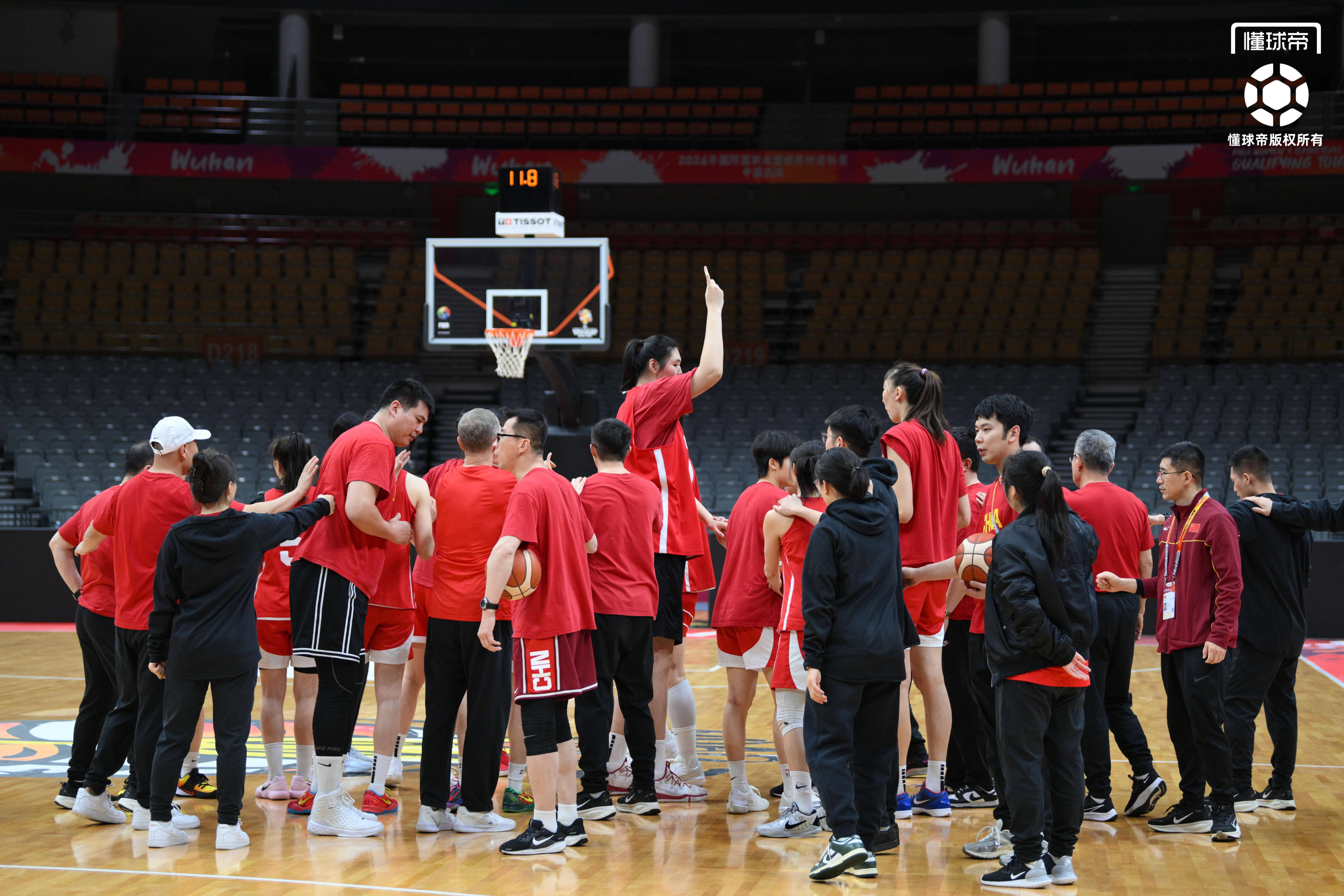 Starrysky Spor-中国女篮世预赛最后一练，王治郅到场观看&amp;amp;全队精神饱满